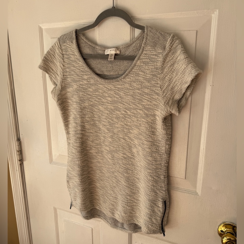 Kenar Cream & Gray Knitted Short Sleeve Top